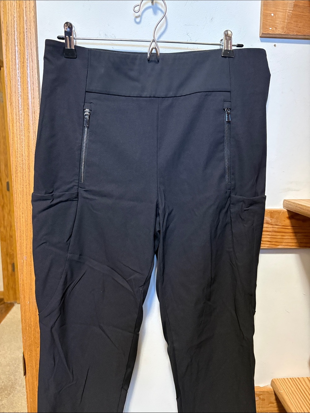 Athleta Pants Womens 12 Black Headlands Hybrid Tight High rise Ankle Hiking pant